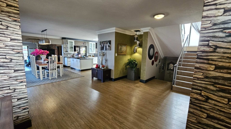 4 Bedroom Property for Sale in Birdwood Estate North West